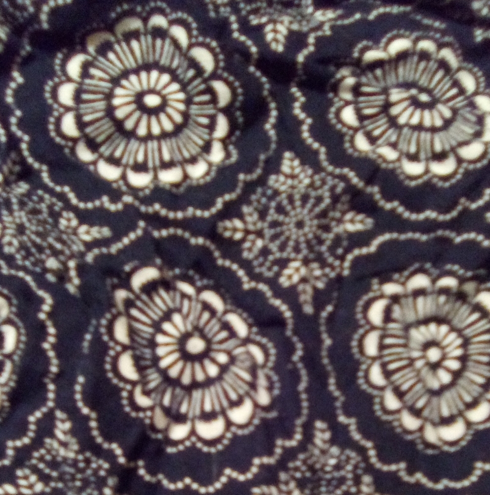 Scarf black & white medium size